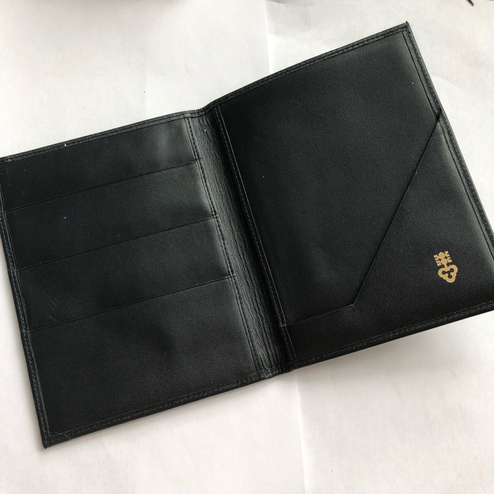 CORUM Watch Documents Folder
6x4.5 inches plus Outer Folder